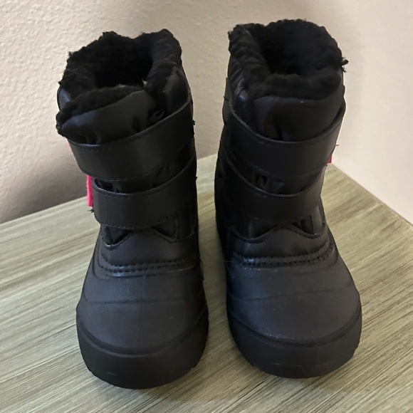 Wonder Nation Black and Pink Kids Snow Boots - Picture 2 of 4